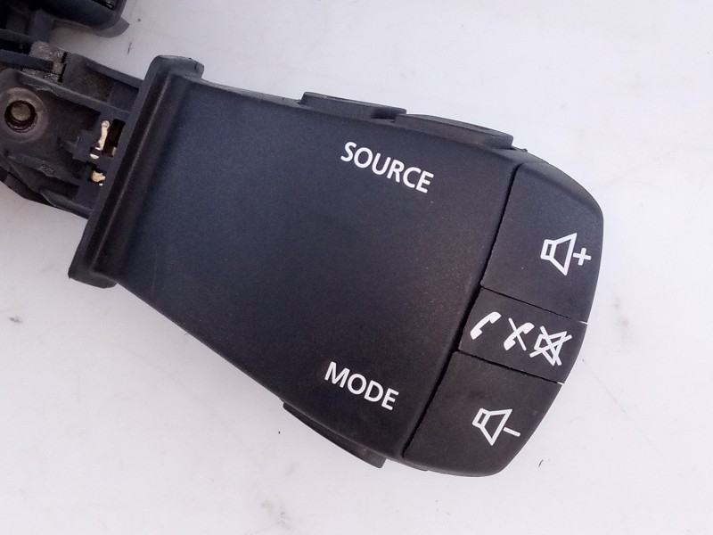 Recambio de mando intermitentes para dacia sandero iii referencia OEM IAM 255670975R  E2-A1-40-7