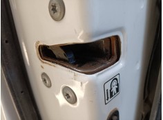 CERRADURA PUERTA TRASERA IZQUIERDA 