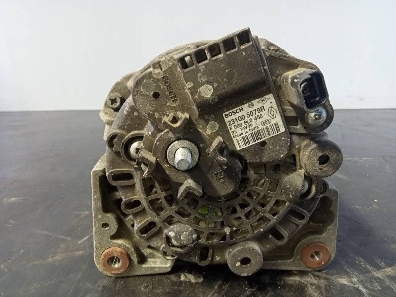 Recambio de alternador para dacia sandero stepway referencia OEM IAM 231005079R  P3-B4-17-5
