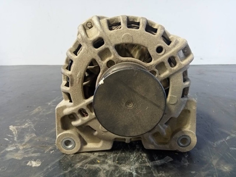 Recambio de alternador para dacia sandero stepway referencia OEM IAM 231005079R  P3-B4-17-5