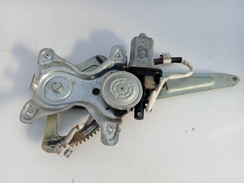 Recambio de elevalunas trasero derecho para toyota land cruiser (j10) td vx referencia OEM IAM 8572060110 0621009420 E2-B4-53-1