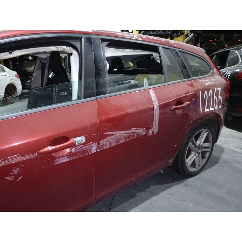 Recambio de puerta trasera izquierda para volvo v60 kombi kinetic referencia OEM IAM   