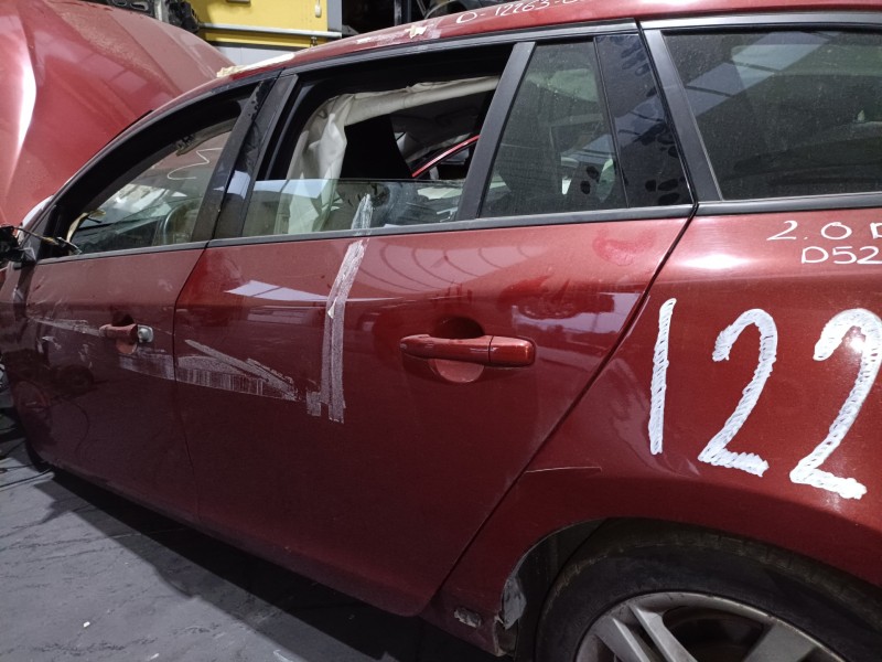 Recambio de puerta trasera izquierda para volvo v60 kombi kinetic referencia OEM IAM   