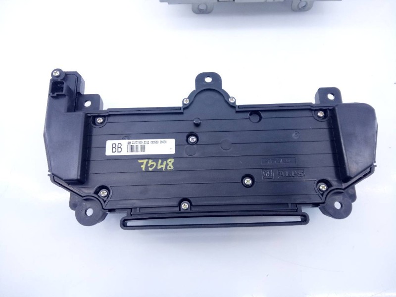 Recambio de sistema audio / radio cd para opel insignia berlina cosmo referencia OEM IAM 13277909 13317120 