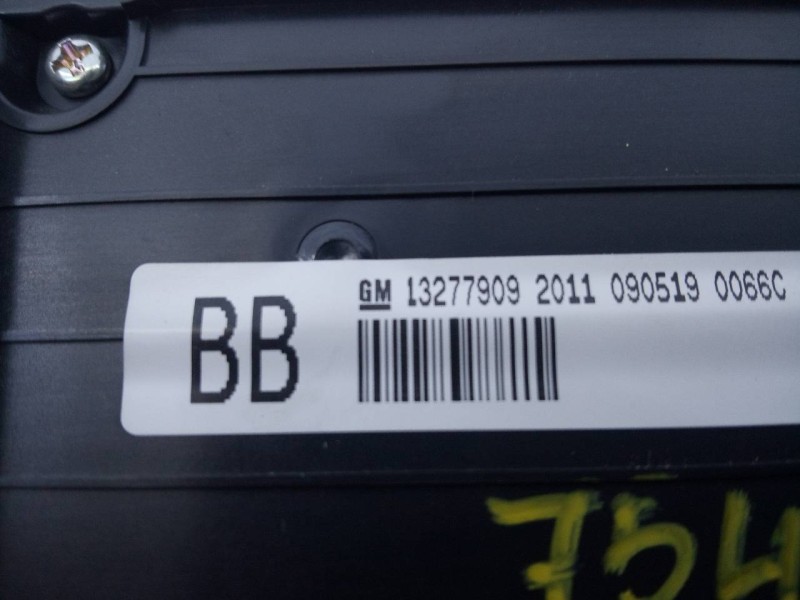 Recambio de sistema audio / radio cd para opel insignia berlina cosmo referencia OEM IAM 13277909 13317120 