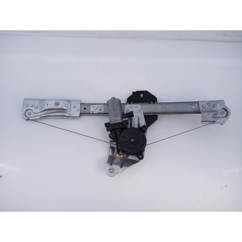 Recambio de elevalunas delantero derecho para dacia sandero stepway referencia OEM IAM M13616C00  E1-A1-48-2