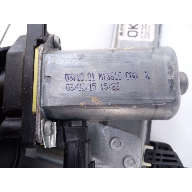 Recambio de elevalunas delantero derecho para dacia sandero stepway referencia OEM IAM M13616C00  E1-A1-48-2