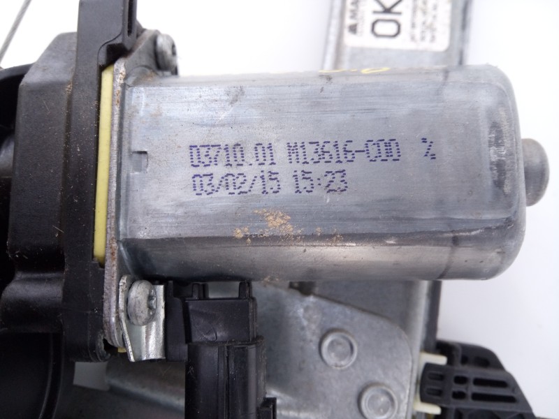 Recambio de elevalunas delantero derecho para dacia sandero stepway referencia OEM IAM M13616C00  E1-A1-48-2