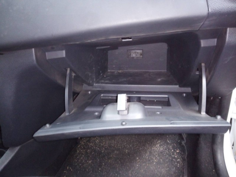 Recambio de guantera para dacia sandero stepway referencia OEM IAM   