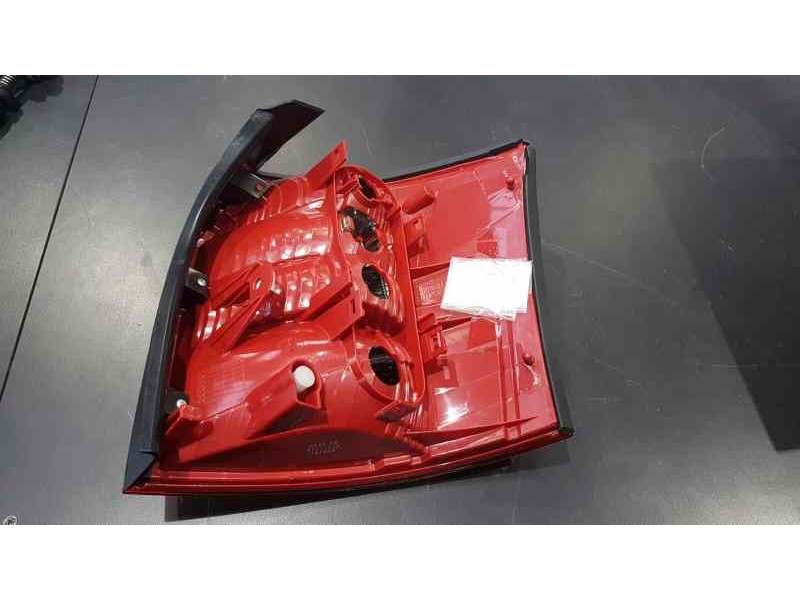 Recambio de piloto trasero izquierdo para audi a4 avant (8e) referencia OEM IAM AD0204164 NUEVO T2-4-A2-2