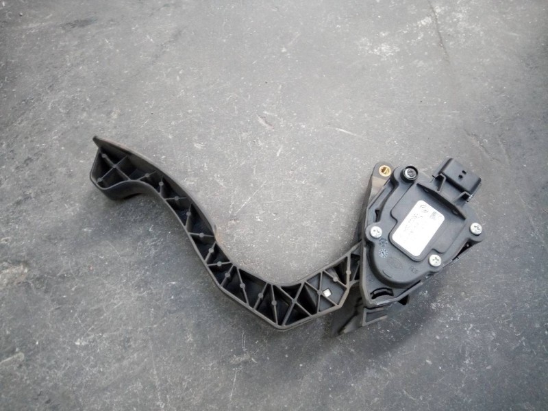 Recambio de pedal acelerador para dacia sandero stepway referencia OEM IAM 180022703R 6PV00997803 