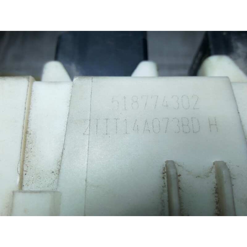 Recambio de caja reles / fusibles para ford tourneo connect (tc7) referencia OEM IAM 2T1T14A073BD  E3-B3-23-4