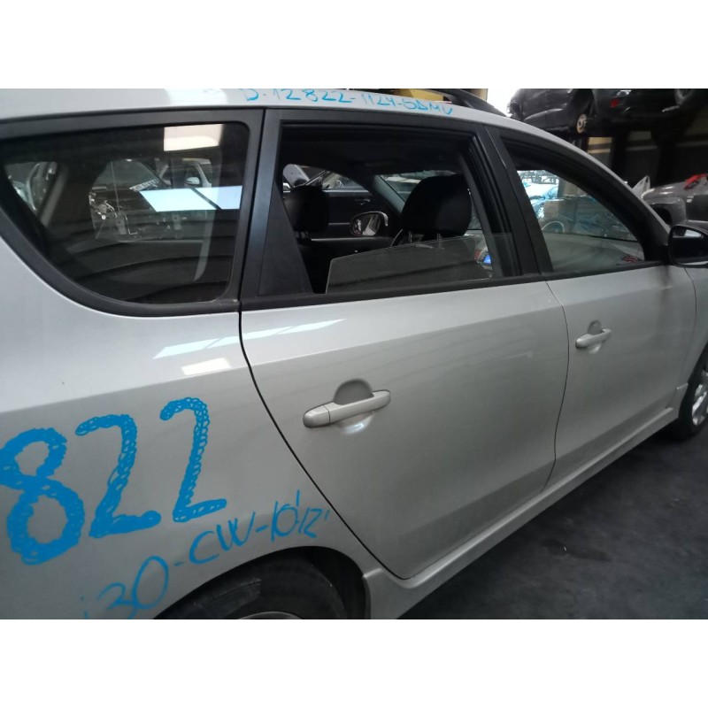Recambio de puerta trasera derecha para hyundai i30 cw cw go referencia OEM IAM   