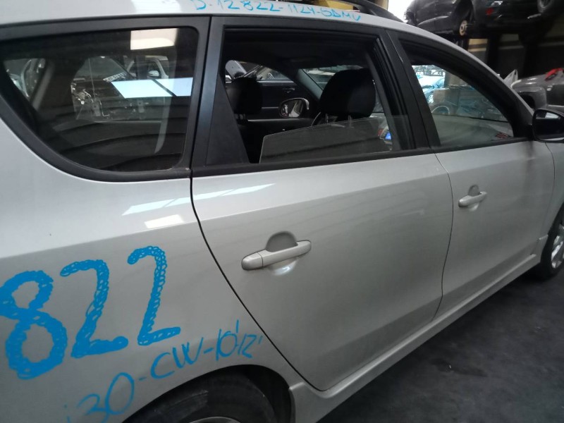 Recambio de puerta trasera derecha para hyundai i30 cw cw go referencia OEM IAM   