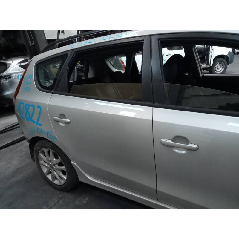 Recambio de puerta trasera derecha para hyundai i30 cw cw go referencia OEM IAM   
