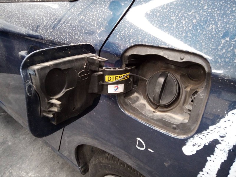 Recambio de tapa exterior combustible para citroën c-elysée exclusive referencia OEM IAM   