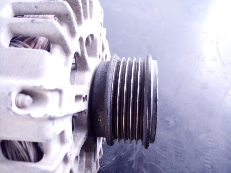 Recambio de alternador para hyundai ix35 classic 2wd referencia OEM IAM 373002A850 2611067 P3-A4-20-2