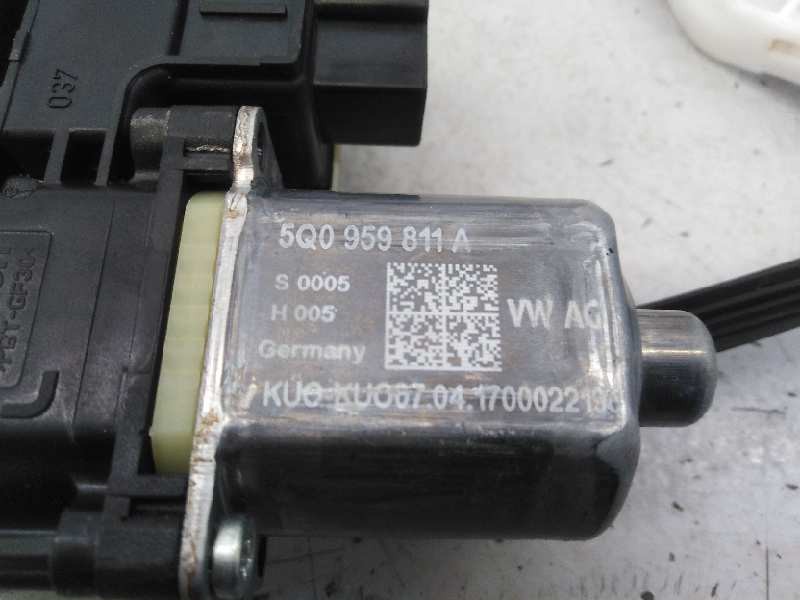 Recambio de elevalunas delantero izquierdo para seat leon (5f1) style referencia OEM IAM 5Q0959811A  E1-B6-28-2