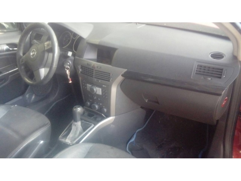 opel astra h berlina del año 2005