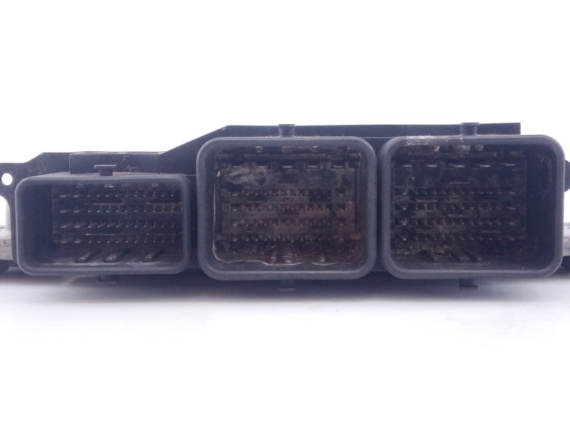 Recambio de centralita motor uce para citroën c4 lim. business referencia OEM IAM 9677031180 0281017862 E3-B2-24-4