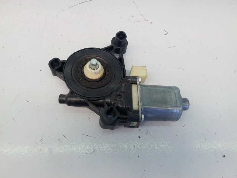 Recambio de motor elevalunas delantero derecho para volkswagen golf vii lim. advance bluemotion referencia OEM IAM 0130822716  E