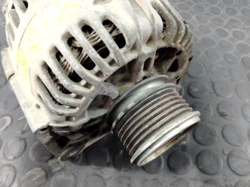 Recambio de alternador para dacia logan ambiance referencia OEM IAM 2543562B TG11C064 P3-A5-9-3