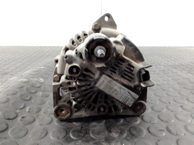 Recambio de alternador para dacia logan ambiance referencia OEM IAM 2543562B TG11C064 P3-A5-9-3