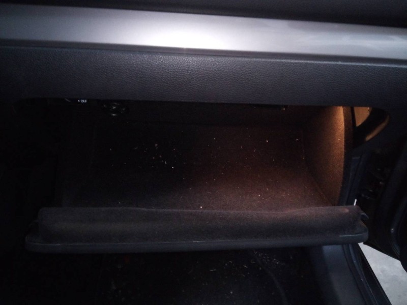 Recambio de guantera para volkswagen golf vi (5k1) rabbit bluemotion referencia OEM IAM   