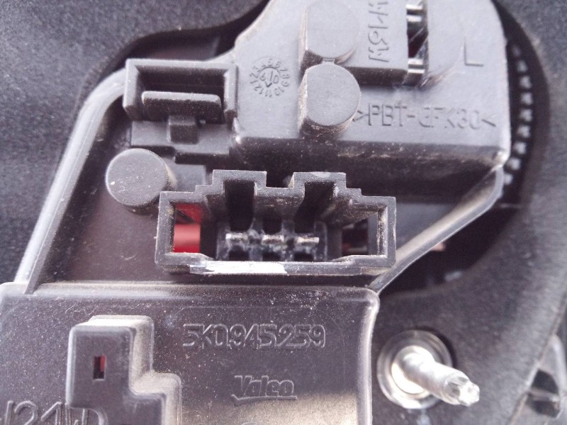 Recambio de piloto trasero izquierdo porton para volkswagen golf vi (5k1) rabbit bluemotion referencia OEM IAM 5K0945053G  E1-B6