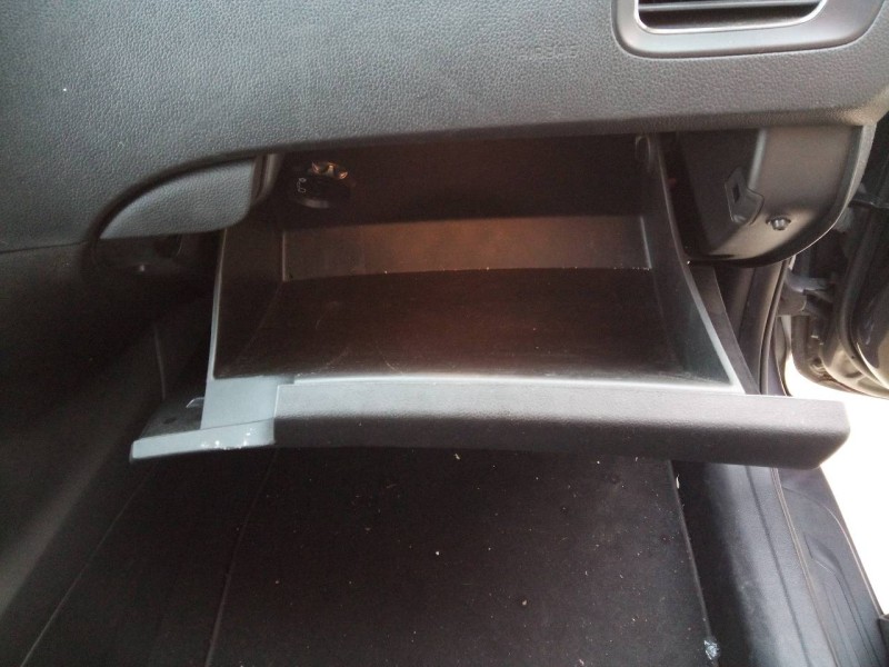 Recambio de guantera para kia cee´d drive referencia OEM IAM   