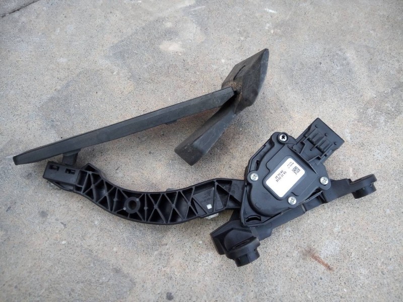 Recambio de pedal acelerador para kia cee´d drive referencia OEM IAM A10032700A6100  