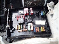 CAJA RELES / FUSIBLES 