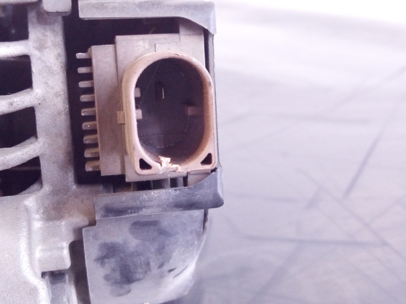 Recambio de alternador para kia cee´d drive referencia OEM IAM 373002A750  P3-B5-9-1