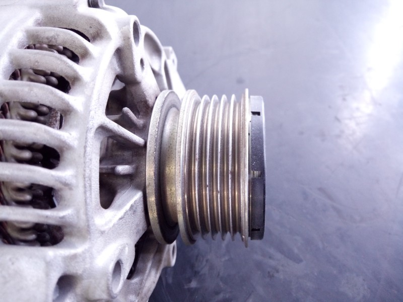 Recambio de alternador para kia cee´d drive referencia OEM IAM 373002A750  P3-B5-9-1