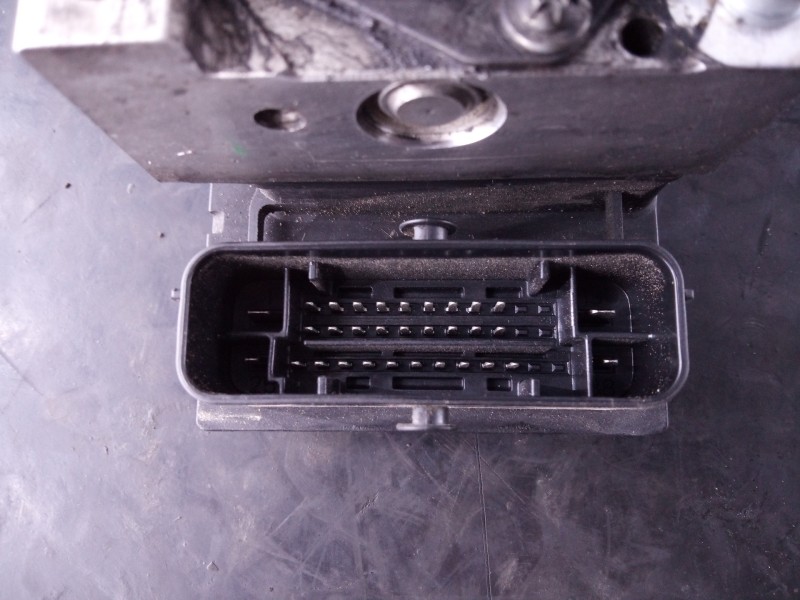 Recambio de abs para dacia duster ambiance 4x2 referencia OEM IAM 0265222384 8200846463 P3-A8-18-2