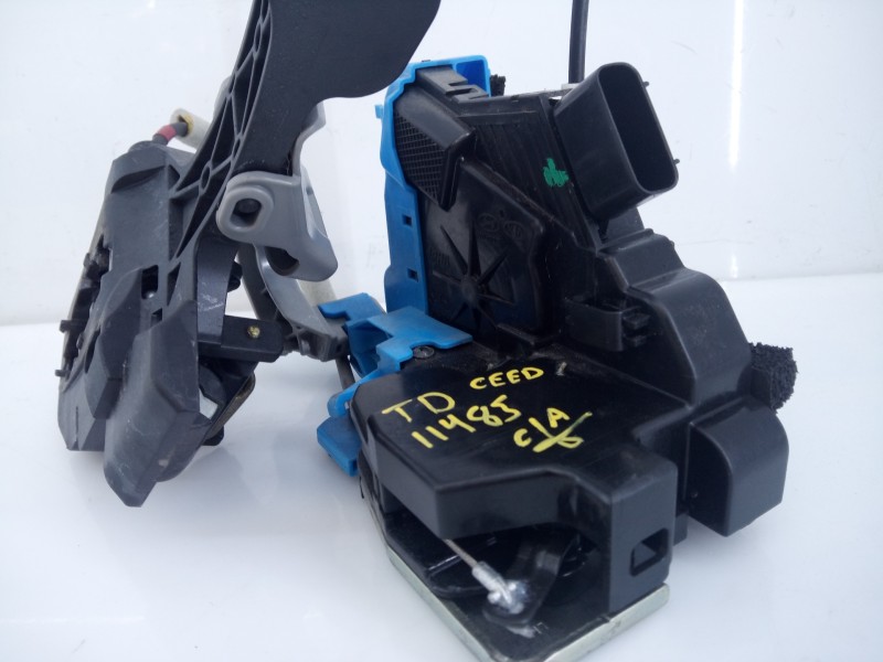 Recambio de cerradura puerta trasera derecha para kia cee´d drive referencia OEM IAM 81420A2300LLH  E2-B5-20-2