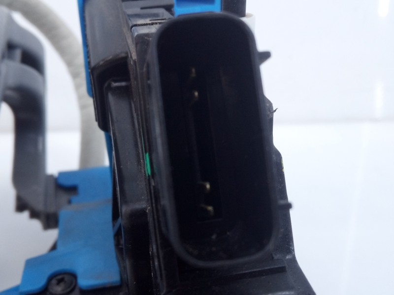 Recambio de cerradura puerta trasera derecha para kia cee´d drive referencia OEM IAM 81420A2300LLH  E2-B5-20-2