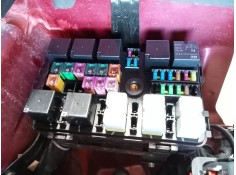 CAJA RELES / FUSIBLES 