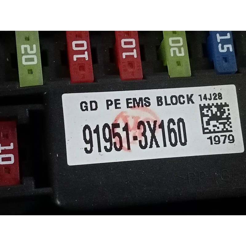 Recambio de caja reles / fusibles para hyundai i30 (gd) trend referencia OEM IAM 919513X160  