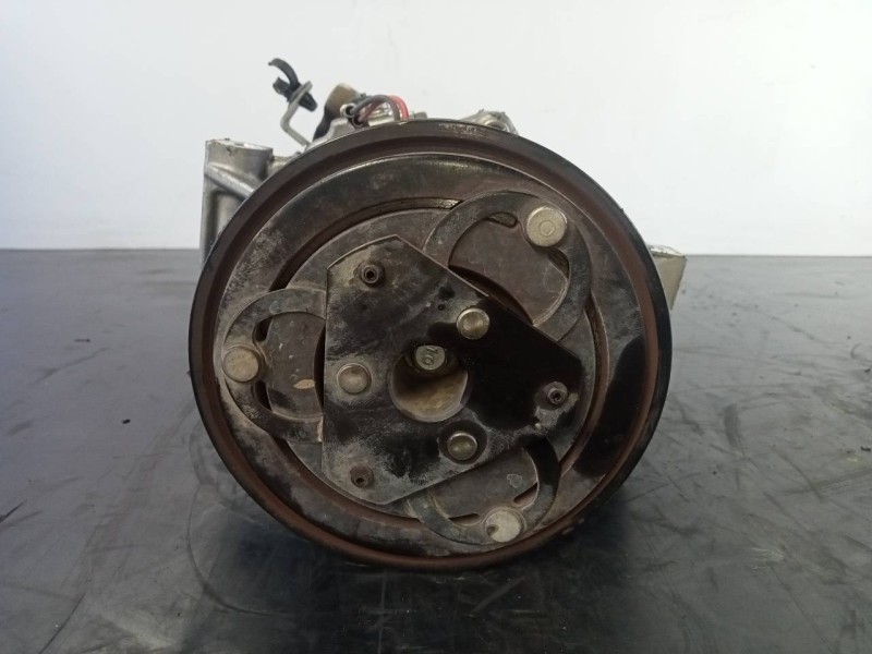 Recambio de compresor aire acondicionado para dacia dokker essential referencia OEM IAM 926005727R  P3-B2-19-4