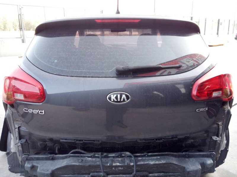 Recambio de porton trasero para kia cee´d drive referencia OEM IAM   