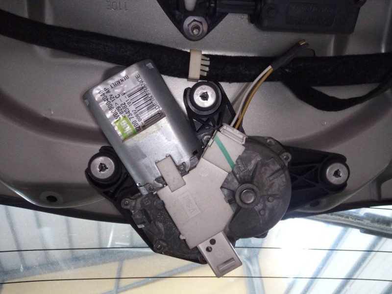 Recambio de motor limpia trasero para dacia duster ambiance 4x2 referencia OEM IAM 8200734582  