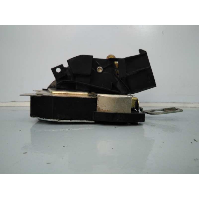 Recambio de cerradura puerta delantera izquierda para bmw serie 3 berlina (e36) referencia OEM IAM 8122417  E1-A3-19-1