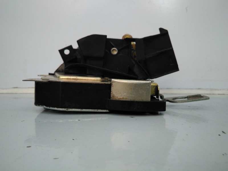 Recambio de cerradura puerta delantera izquierda para bmw serie 3 berlina (e36) referencia OEM IAM 8122417  E1-A3-19-1