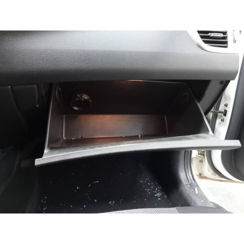 Recambio de guantera para hyundai i30 (gd) trend referencia OEM IAM   