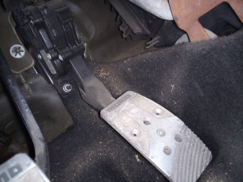 Recambio de pedal acelerador para dacia duster ambiance 4x2 referencia OEM IAM 8200386506D  