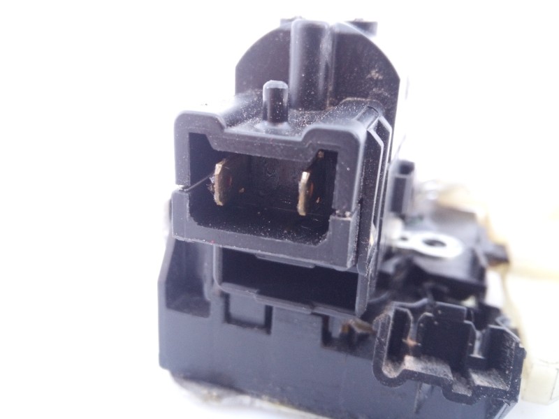 Recambio de cerradura puerta delantera izquierda para dacia dokker essential referencia OEM IAM   E1-A1-44-2