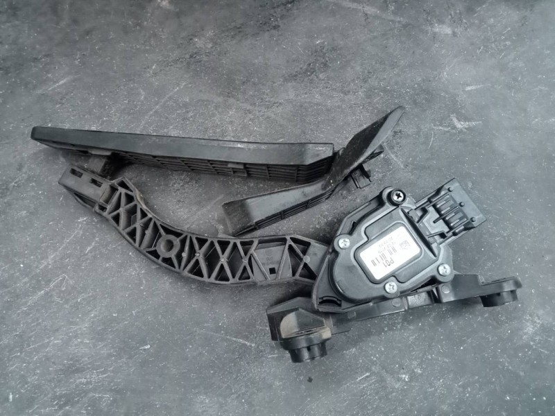 Recambio de pedal acelerador para hyundai i30 (gd) trend referencia OEM IAM PA66GF40  