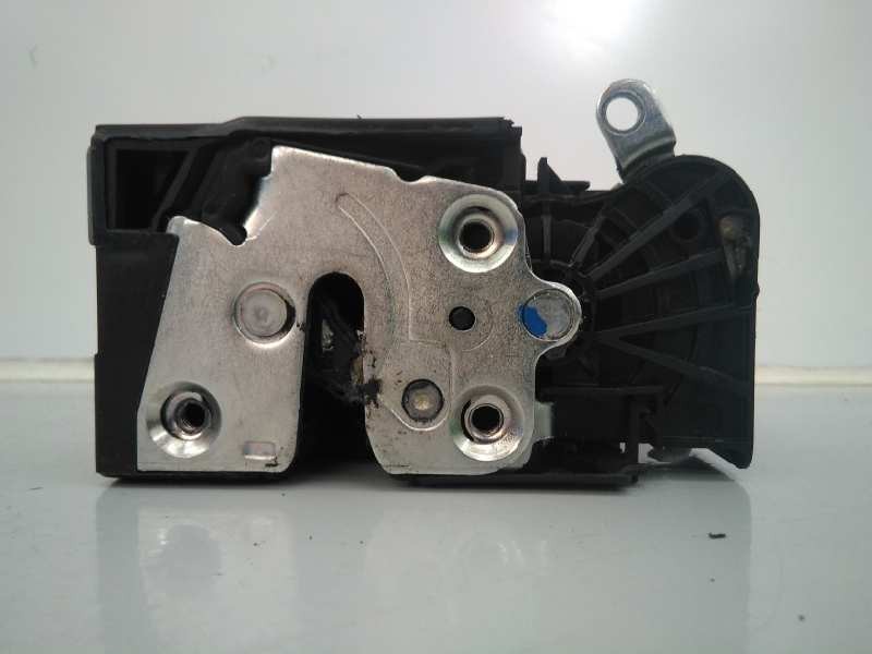 Recambio de cerradura puerta delantera derecha para dacia sandero stepway referencia OEM IAM 805026816R  E1-A1-4-2