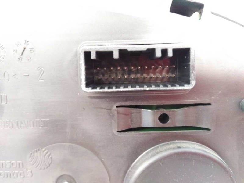 Recambio de cuadro instrumentos para dacia sandero stepway referencia OEM IAM 248106459R 27125880 E2-A1-45-2